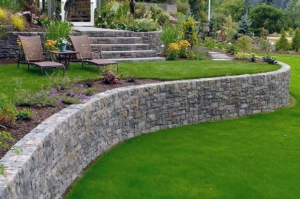RETAINING WALL